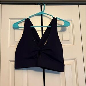 Fabletics Oasis Twist Sports Bra